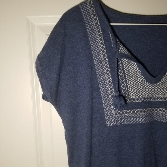 Blue T - Picture 4 of 5